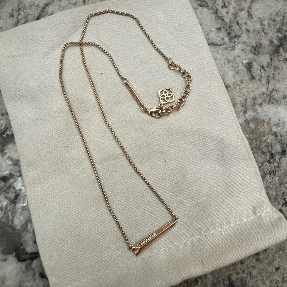 Kendra Scott rose gold short necklace